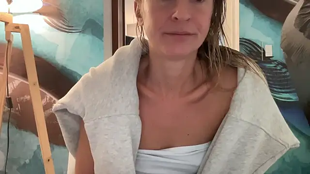 Snapshot of Aggbb chatting on 03/13/25, 11:51 Aggbb online show from 03/13/25, 11:51