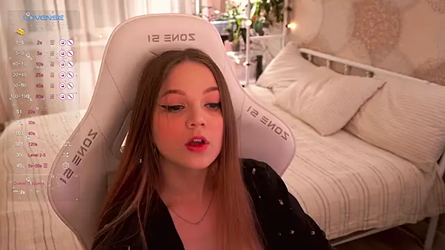 Snapshot of linessssa chatting on 02/19/25, 07:27 linessssa online show from 02/19/25, 07:27