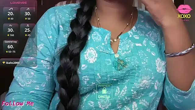 Snapshot of vani-09 chatting on 06/08/26, 10:37 vani-09 online show from 06/08/26, 10:37