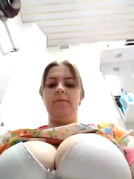 Lady nice cat online show from 02/10/25, 04:52