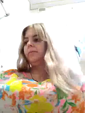 Lady nice cat online show from 02/11/25, 08:15