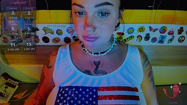 Snapshot of EllieOz chatting on 11/06/25, 05:36 EllieOz online show from 11/06/25, 05:36