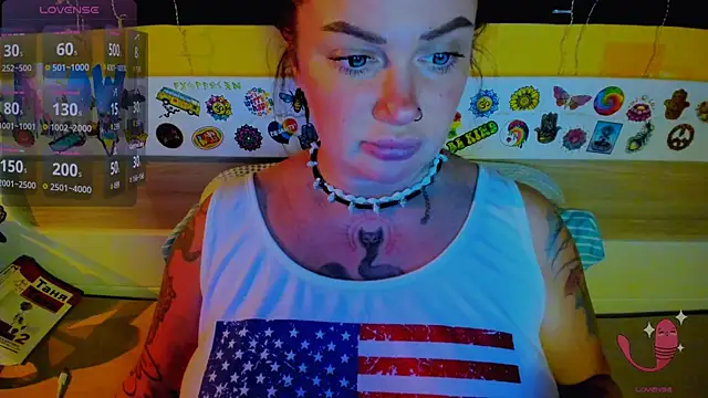 Snapshot of EllieOz chatting on 11/07/25, 07:47 EllieOz online show from 11/07/25, 07:47