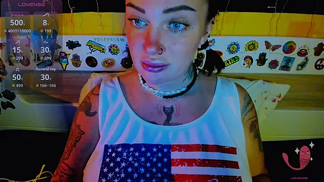 Snapshot of EllieOz chatting on 11/23/25, 01:55 EllieOz online show from 11/23/25, 01:55