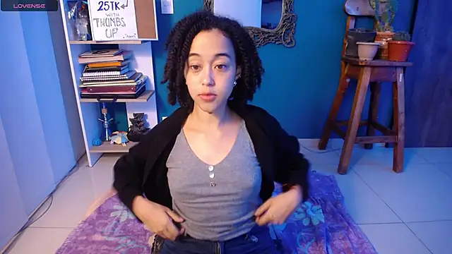 Snapshot of ela_0 chatting on 10/28/25, 07:34 ela 0 online show from 10/28/25, 07:34