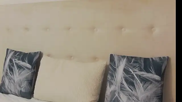 CassieHilton online show from 10/10/25, 07:02