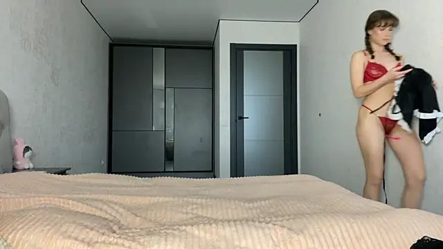 GracefulCharm online show from 02/07/25, 06:45