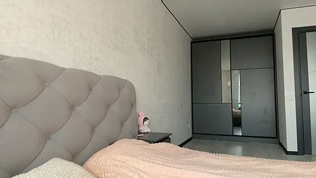 GracefulCharm online show from 02/13/25, 06:09