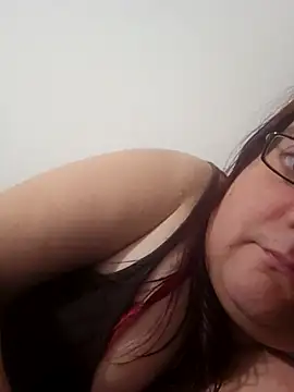 Snapshot of pleasureseekerss chatting on 04/05/26, 08:11 pleasureseekerss online show from 04/05/26, 08:11