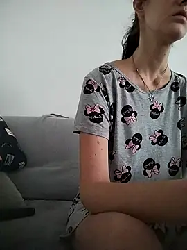 LauraBaby online show from 10/12/25, 12:04