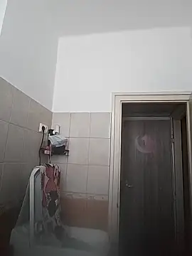 Snapshot of LauraBaby chatting on 01/14/26, 02:33 LauraBaby online show from 01/14/26, 02:33