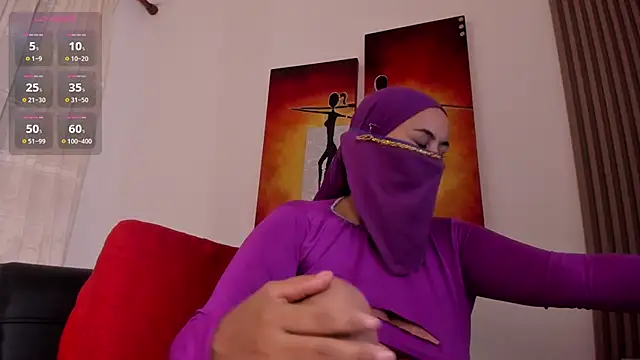 Amina hafsa online show from 02/13/25, 08:24