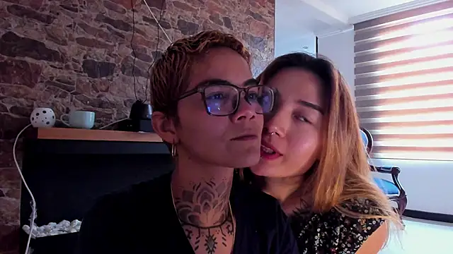 anaroman01 online show from 12/28/24, 04:52