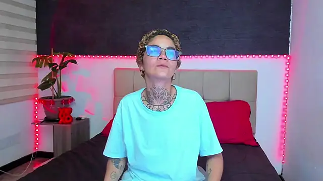 anaroman01 online show from 02/22/25, 11:24