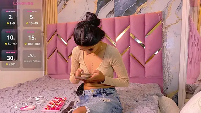 daddyissuesss  online show from 10/04/25, 07:34