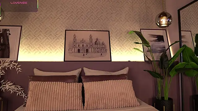 ElleDiane online show from 04/28/26, 10:37