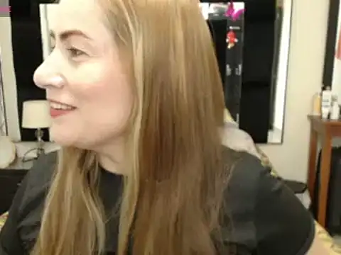 Snapshot of CATRINA-83 chatting on 02/06/25, 05:19 CATRINA-83 online show from 02/06/25, 05:19