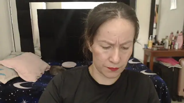 Snapshot of CATRINA-83 chatting on 10/10/25, 11:48 CATRINA-83 online show from 10/10/25, 11:48