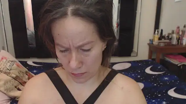 Snapshot of CATRINA-83 chatting on 10/11/25, 11:53 CATRINA-83 online show from 10/11/25, 11:53