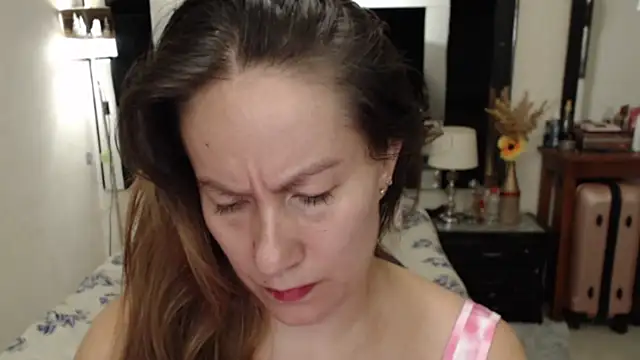 Snapshot of CATRINA-83 chatting on 11/24/25, 02:06 CATRINA-83 online show from 11/24/25, 02:06