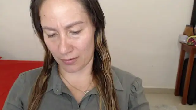 Snapshot of CATRINA-83 chatting on 01/07/26, 06:21 CATRINA-83 online show from 01/07/26, 06:21