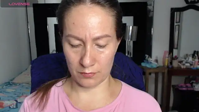 Snapshot of CATRINA-83 chatting on 03/25/26, 09:43 CATRINA-83 online show from 03/25/26, 09:43