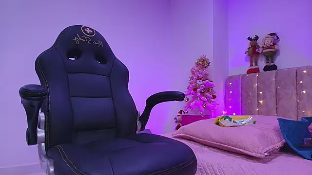 arl chloee online show from 12/16/25, 03:11