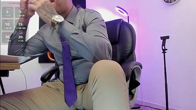 Nicolas Fellener online show from 11/08/25, 02:45