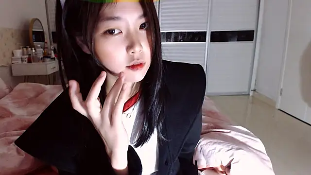 Snapshot of -Lucky_Girl chatting on 12/01/25, 01:16 -Lucky Girl online show from 12/01/25, 01:16