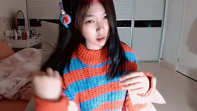 Snapshot of -Lucky_Girl chatting on 12/03/25, 12:36 -Lucky Girl online show from 12/03/25, 12:36