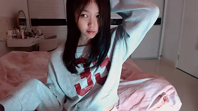 Snapshot of -Lucky_Girl chatting on 12/05/25, 03:15 -Lucky Girl online show from 12/05/25, 03:15