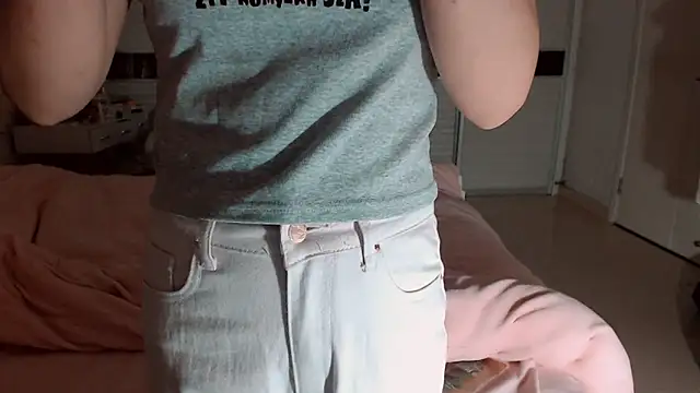 Snapshot of -Lucky_Girl chatting on 02/15/26, 12:51 -Lucky Girl online show from 02/15/26, 12:51