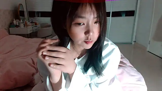 Snapshot of -Lucky_Girl chatting on 03/02/26, 12:23 -Lucky Girl online show from 03/02/26, 12:23