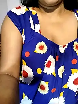 Snapshot of Quite_Malsha chatting on 03/10/25, 06:27 Quite Malsha online show from 03/10/25, 06:27