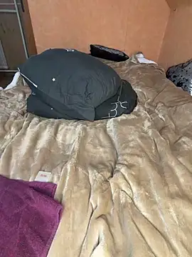 tmona1917 online show from 12/03/25, 12:47