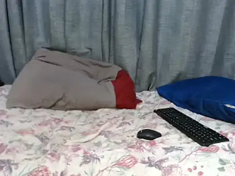 Snapshot of SexyCurvaceousxx chatting on 12/05/24, 04:42 SexyCurvaceousxx online show from 12/05/24, 04:42