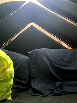 emmyjhonson07 online show from 09/12/25, 02:00