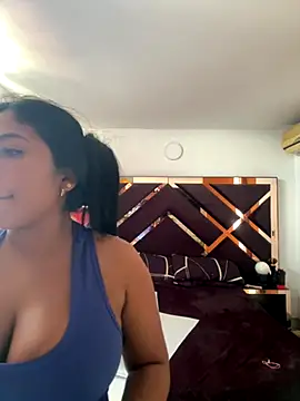 emmyjhonson07 online show from 12/04/25, 02:15