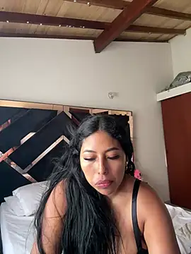 Snapshot of emmyjhonson07 chatting on 07/16/26, 04:13 emmyjhonson07 online show from 07/16/26, 04:13