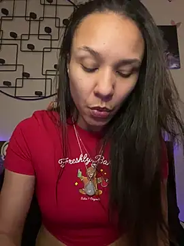 Snapshot of _Neeka_ chatting on 12/17/24, 03:39 Neeka online show from 12/17/24, 03:39