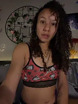 Snapshot of _Neeka_ chatting on 10/13/25, 03:17 Neeka online show from 10/13/25, 03:17