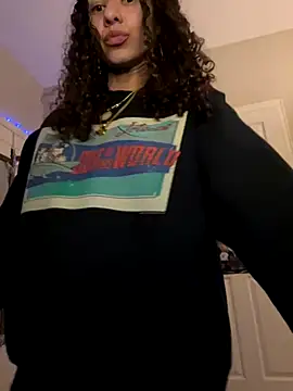 Snapshot of _Neeka_ chatting on 10/26/25, 03:12 Neeka online show from 10/26/25, 03:12