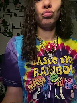 Snapshot of _Neeka_ chatting on 02/08/26, 04:05 Neeka online show from 02/08/26, 04:05