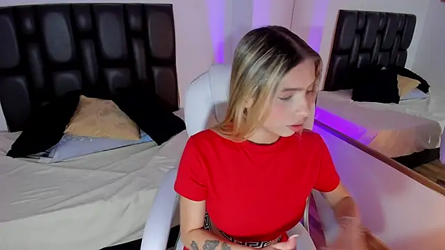 Snapshot of lana-rosse chatting on 03/12/25, 07:17 lana-rosse online show from 03/12/25, 07:17