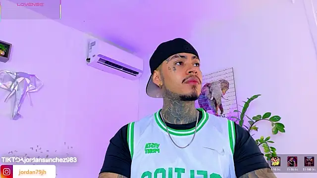 JordanSmiith  online show from 04/28/26, 08:36