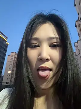 Snapshot of Fannywell chatting on 07/19/26, 11:58 Fannywell online show from 07/19/26, 11:58