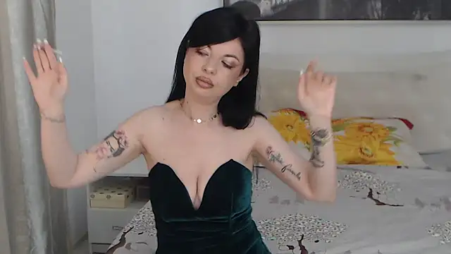 Snapshot of naughtymommy666 chatting on 06/04/26, 01:17 naughtymommy666 online show from 06/04/26, 01:17