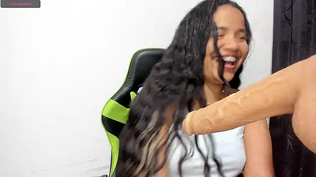 Snapshot of leila_22 chatting on 12/02/24, 12:30 leila 22 online show from 12/02/24, 12:30