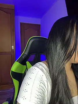 Snapshot of leila_22 chatting on 02/06/26, 06:51 leila 22 online show from 02/06/26, 06:51