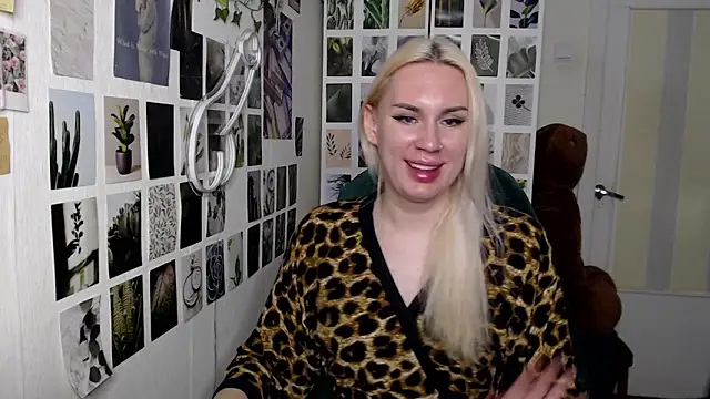 CapriScorpion online show from 10/26/25, 05:41